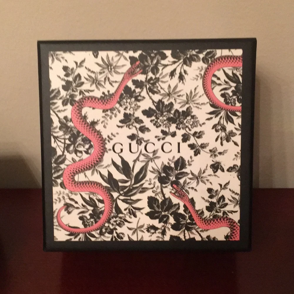 Gucci jewelry accessory box and pouch - Picture 1 of 11